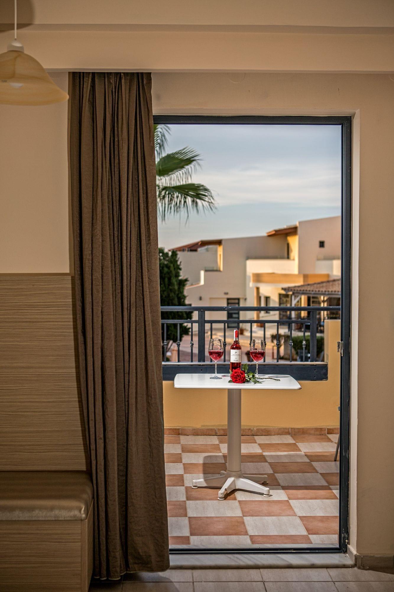 Blue Aegean Hotel & Suites ゴウヴァイ エクステリア 写真