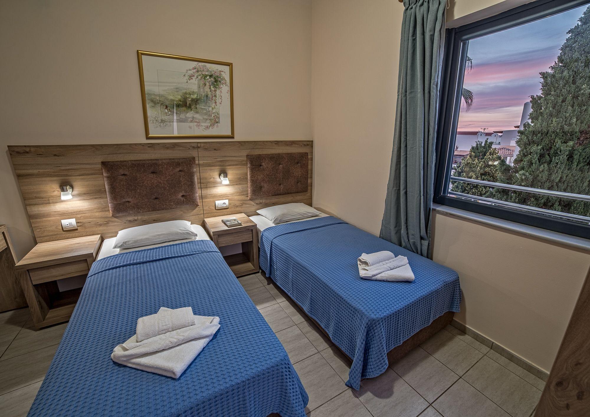Blue Aegean Hotel & Suites ゴウヴァイ エクステリア 写真