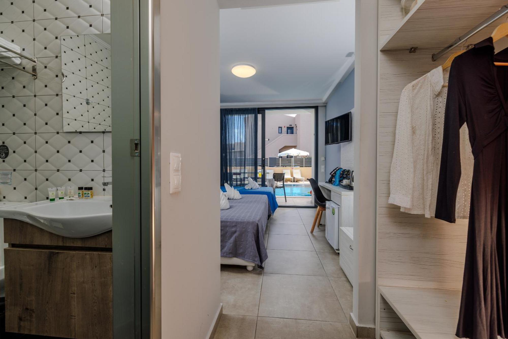 Blue Aegean Hotel & Suites ゴウヴァイ エクステリア 写真