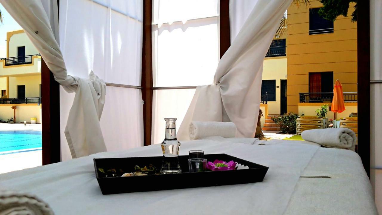 Blue Aegean Hotel & Suites ゴウヴァイ エクステリア 写真